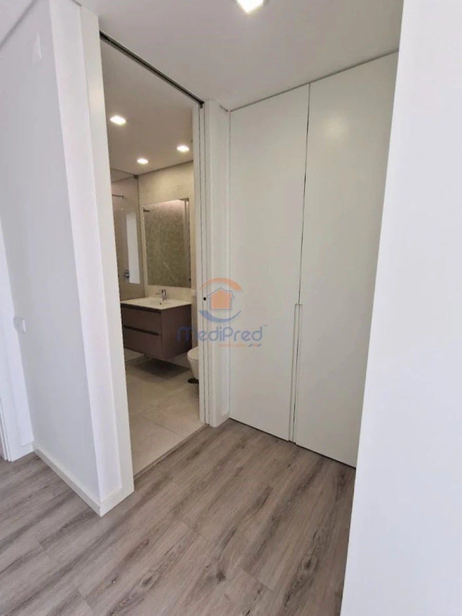 Apartamento T2 para Venda em Santo António dos Cavaleiros e Frielas Foto 7