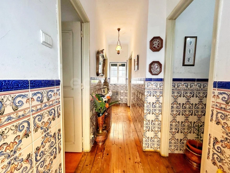 Moradia T3 para Venda em Santo Antonio dos Olivais Foto 1