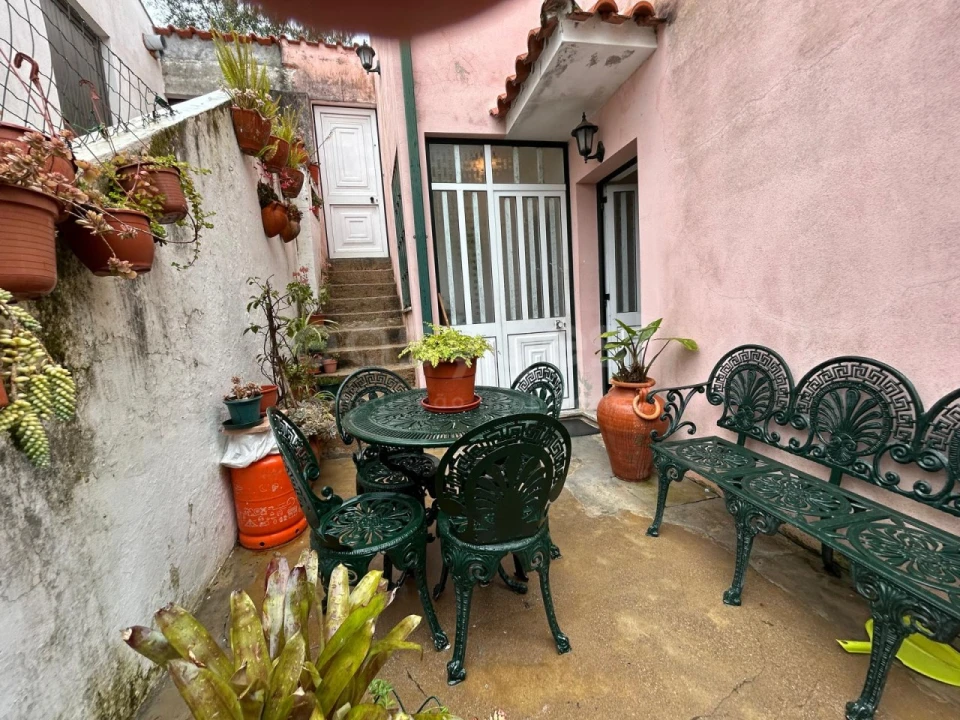 Moradia T3 para Venda em Santo Antonio dos Olivais Foto 10