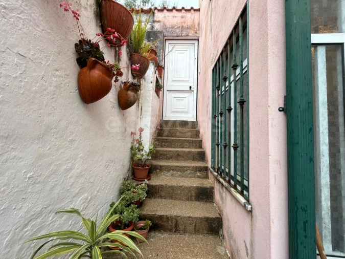 Moradia T3 para Venda em Santo Antonio dos Olivais Foto 9