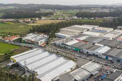 Terreno Comércio / Armazém para Venda em Castêlo da Maia