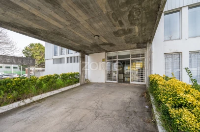 Terreno Comércio / Armazém para Venda em Castêlo da Maia