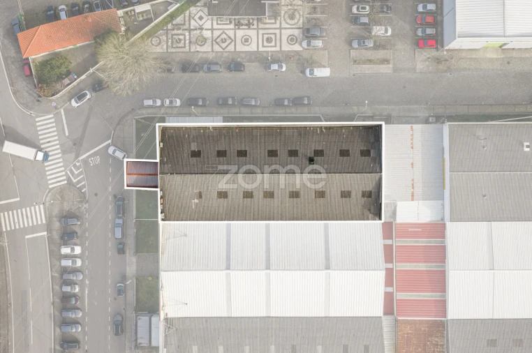 Terreno Comércio / Armazém para Venda em Castêlo da Maia Foto 3