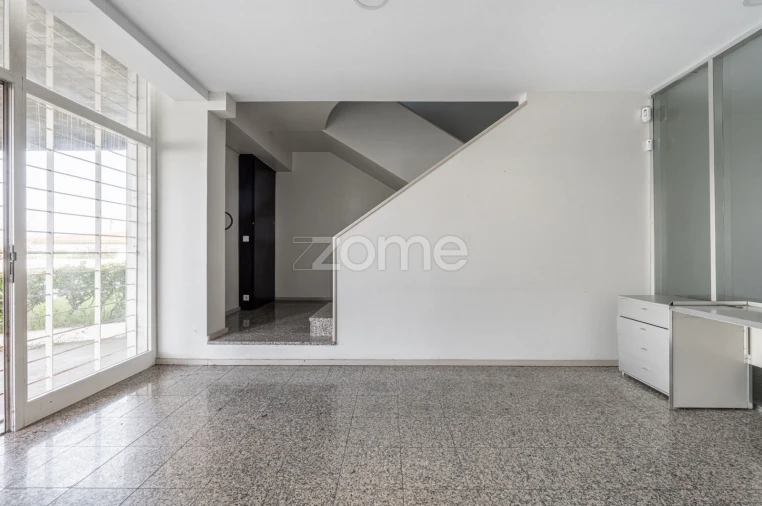 Terreno Comércio / Armazém para Venda em Castêlo da Maia Foto 7