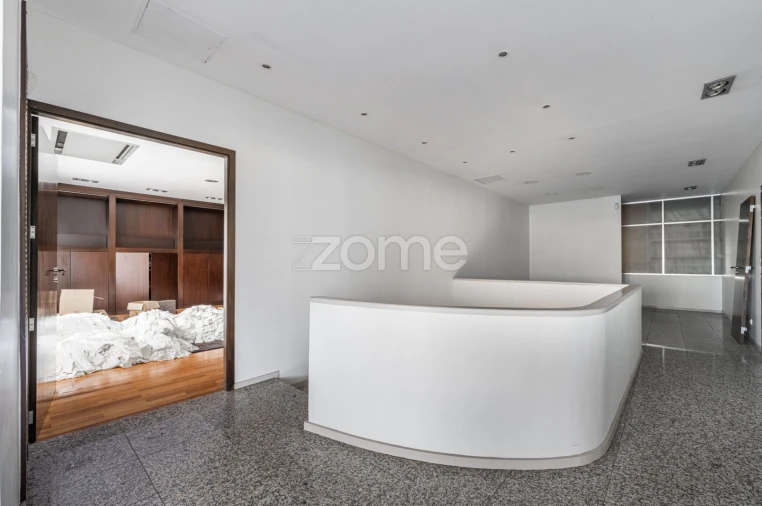 Terreno Comércio / Armazém para Venda em Castêlo da Maia Foto 14