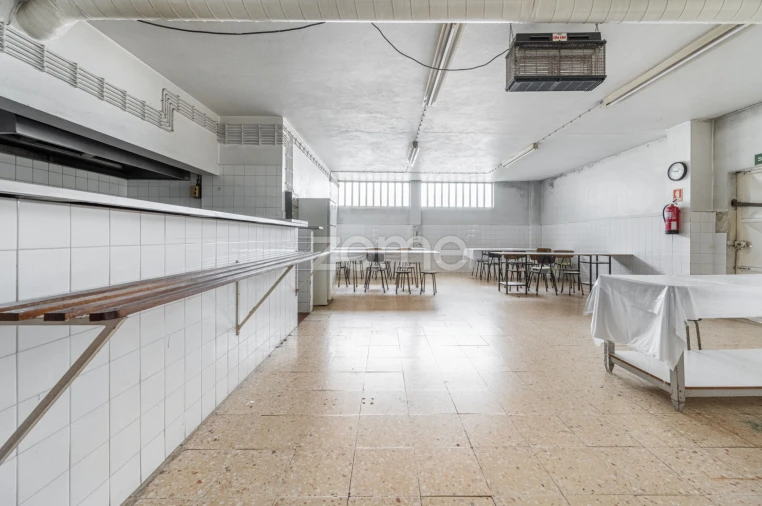 Terreno Comércio / Armazém para Venda em Castêlo da Maia Foto 21