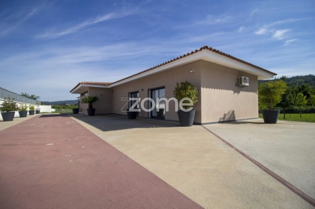 Moradia T3 para Venda em Povoa de Lanhoso (N. Senhora do Amparo) Foto 2