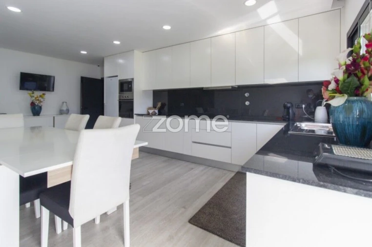 Moradia T3 para Venda em Povoa de Lanhoso (N. Senhora do Amparo) Foto 6