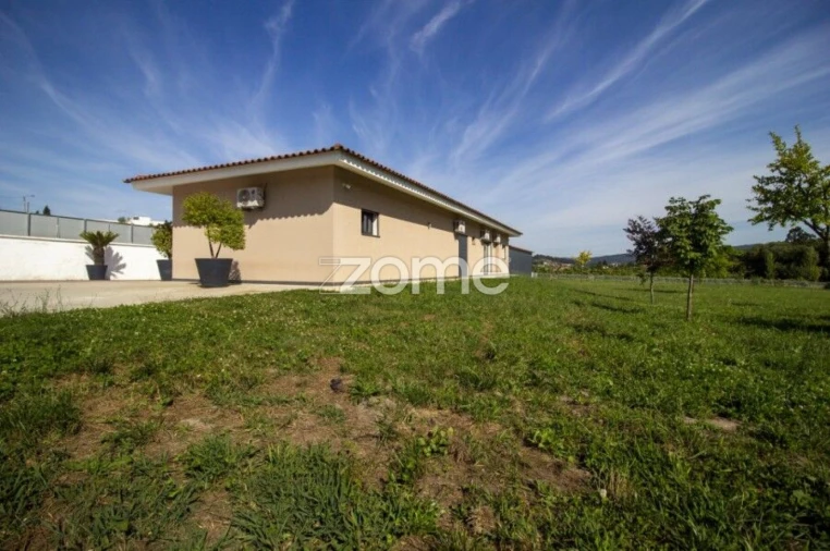 Moradia T3 para Venda em Povoa de Lanhoso (N. Senhora do Amparo) Foto 23