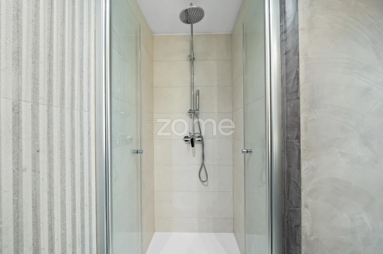 Apartamento T3 para Arrendamento em São Martinho Foto 25