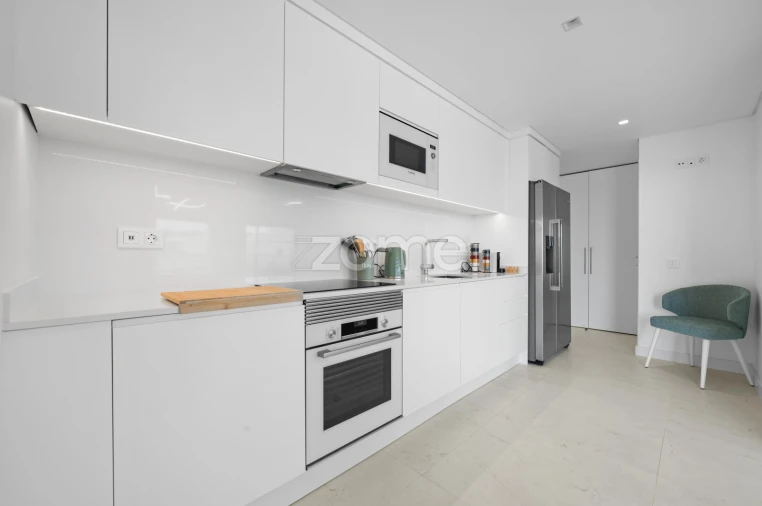 Apartamento T3 para Arrendamento em São Martinho Foto 42