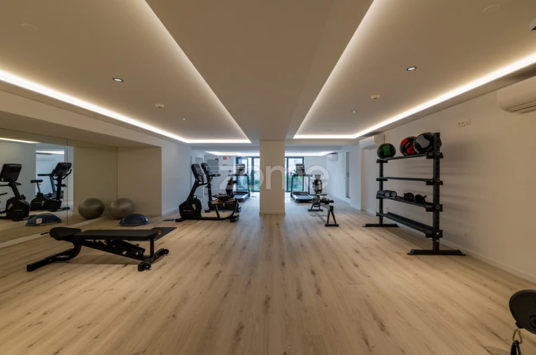 Apartamento T3 para Arrendamento em São Martinho Foto 10