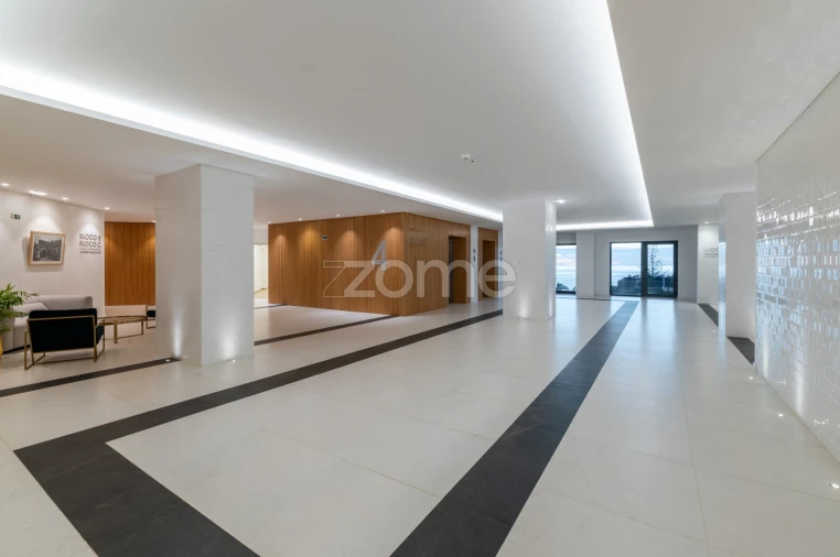 Apartamento T3 para Arrendamento em São Martinho Foto 11