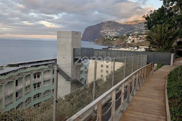 Apartamento T3 para Arrendamento em São Martinho Foto 18