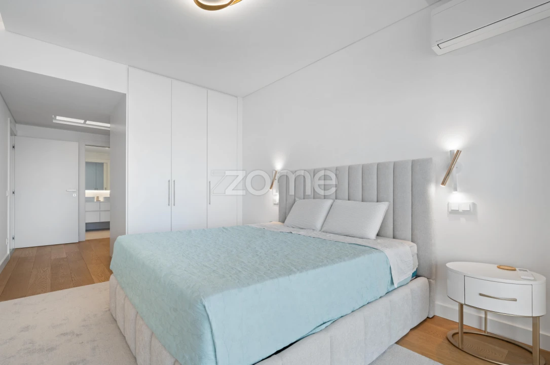 Apartamento T3 para Arrendamento em São Martinho Foto 21