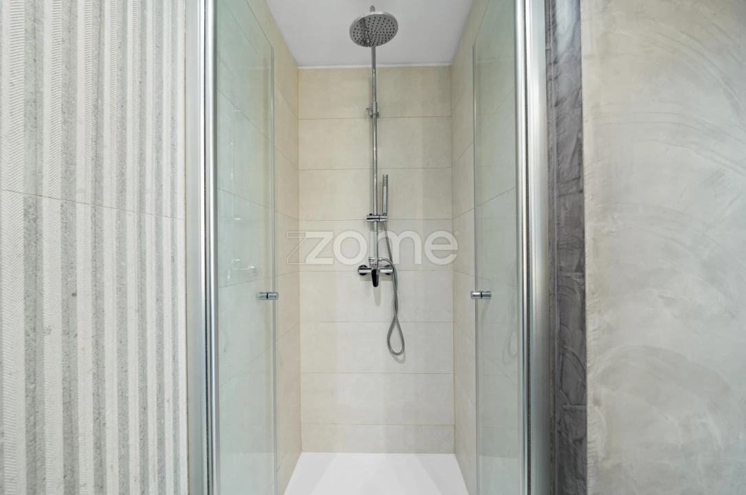 Apartamento T3 para Arrendamento em São Martinho Foto 25