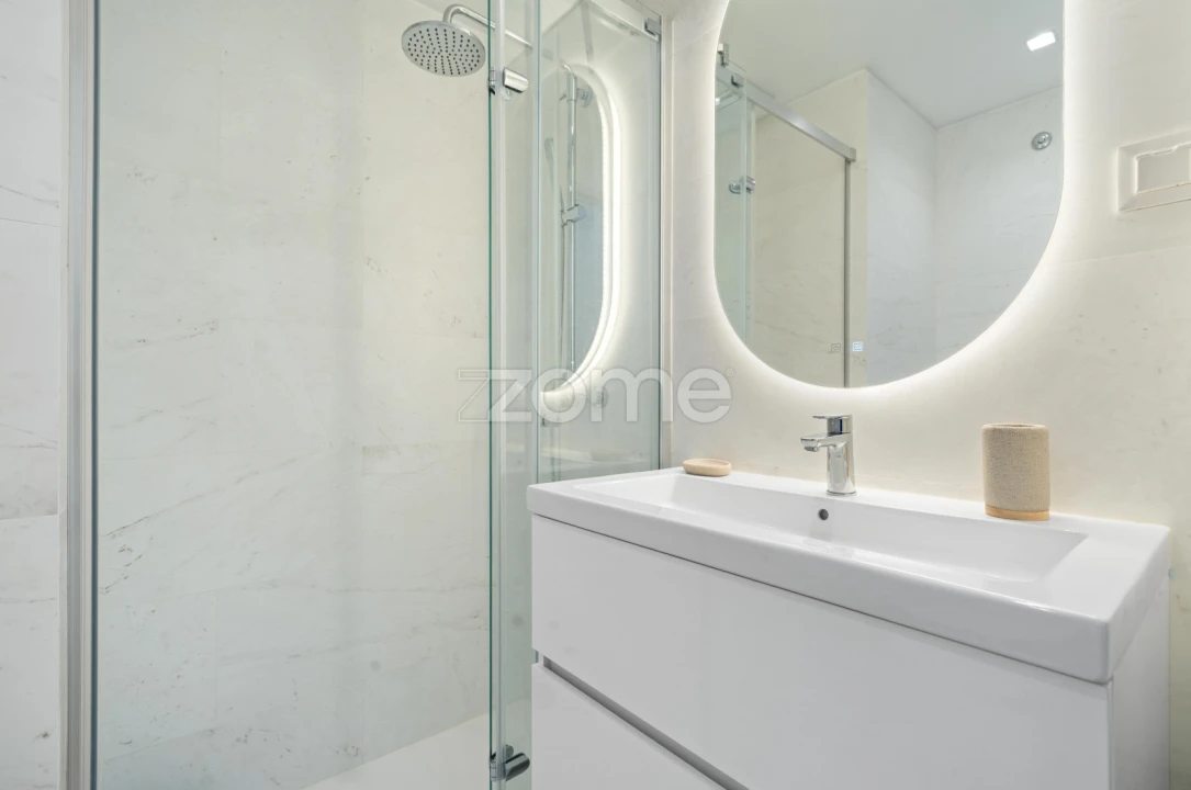 Apartamento T3 para Arrendamento em São Martinho Foto 26