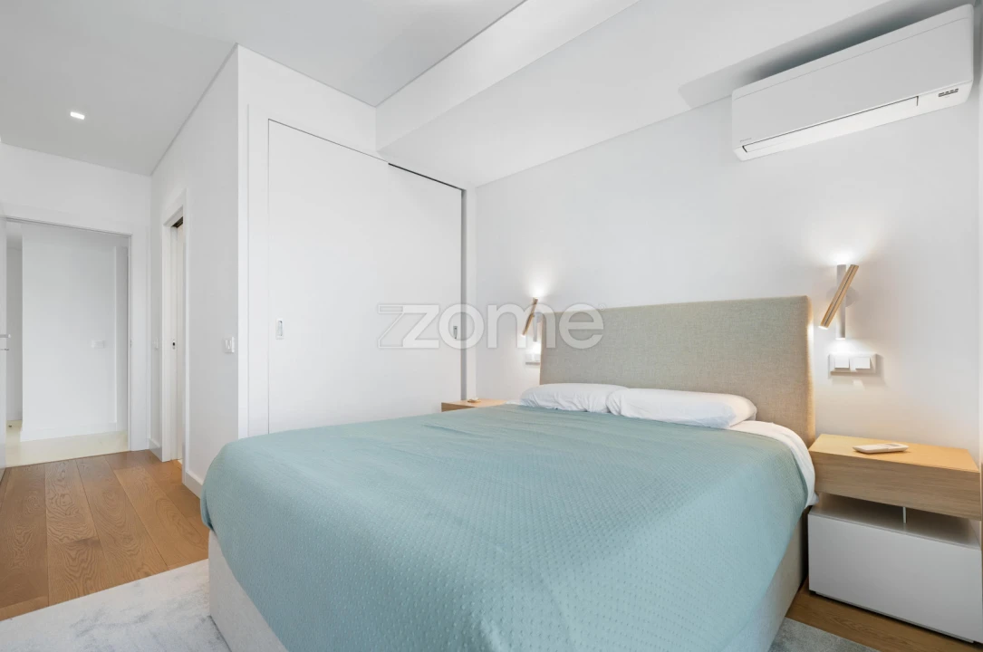 Apartamento T3 para Arrendamento em São Martinho Foto 29