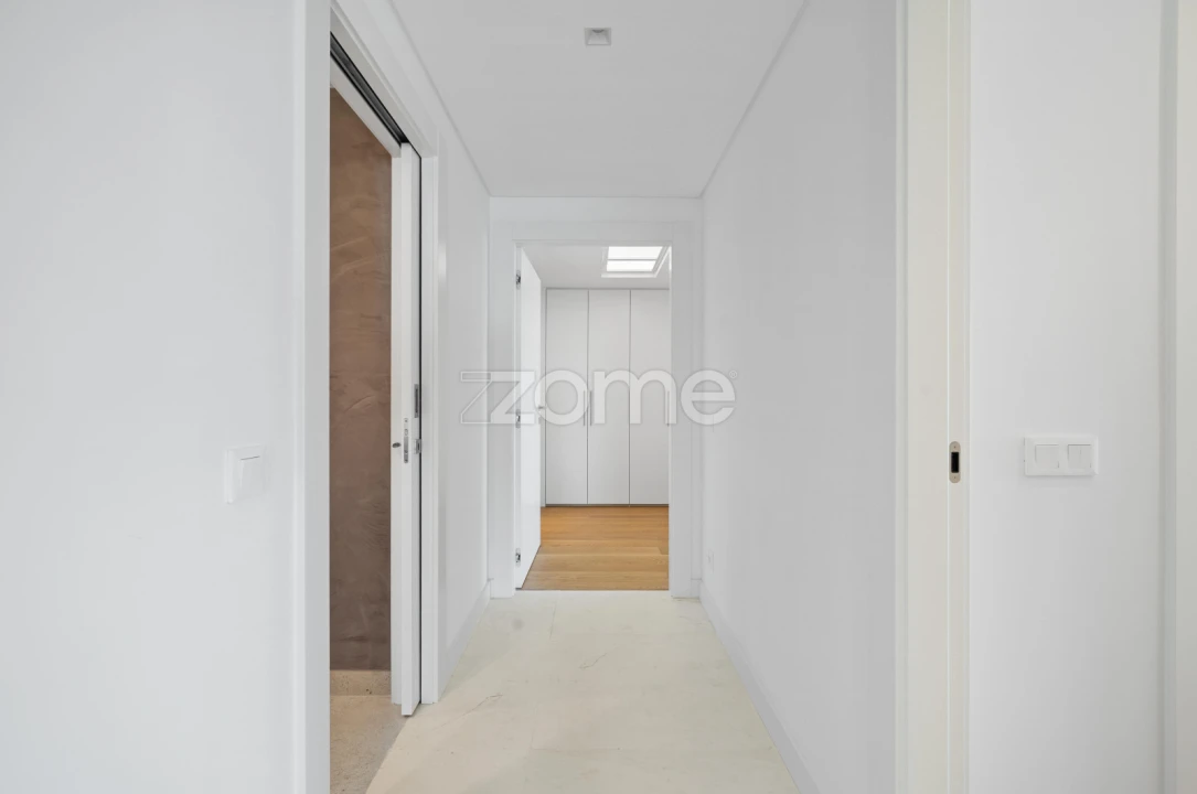 Apartamento T3 para Arrendamento em São Martinho Foto 30