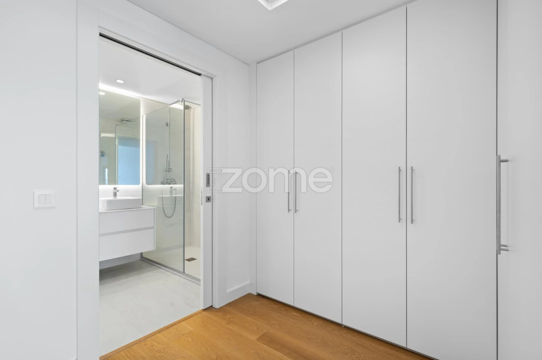 Apartamento T3 para Arrendamento em São Martinho Foto 31