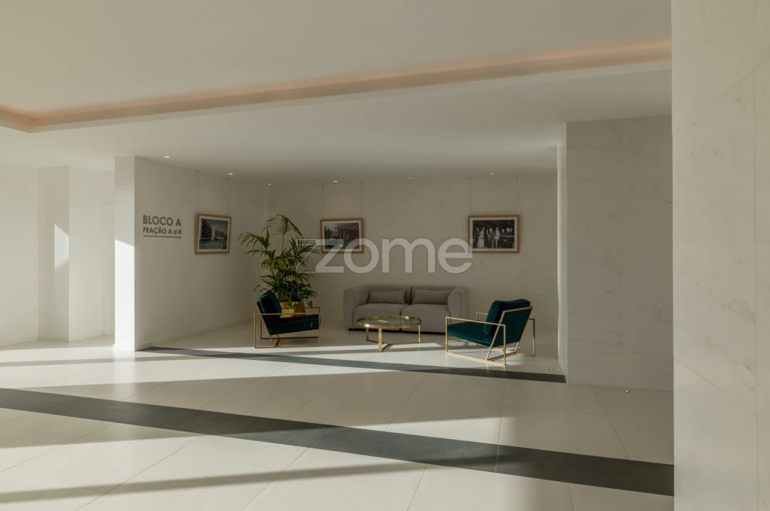 Apartamento T3 para Arrendamento em São Martinho Foto 9