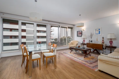 Apartamento T2 para Venda em Areeiro