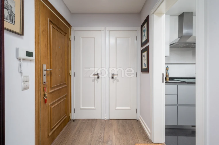 Apartamento T2 para Venda em Areeiro Foto 13