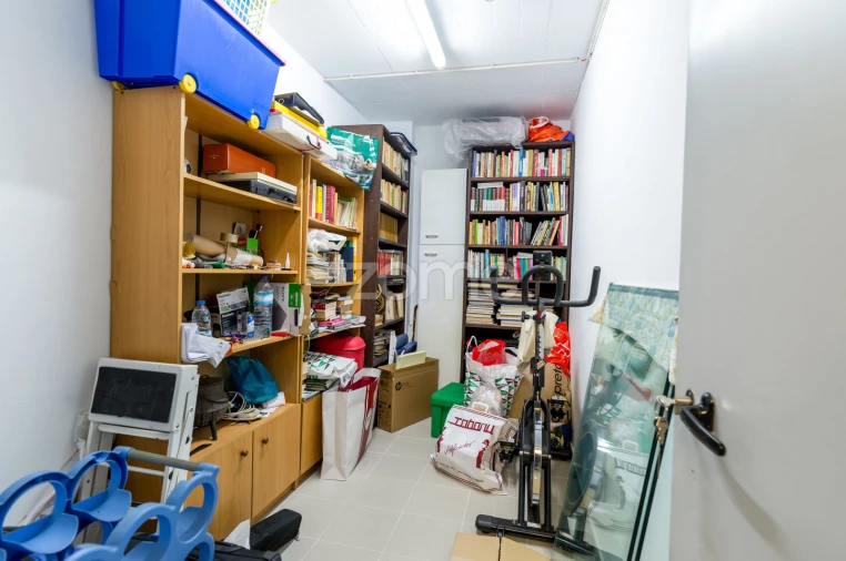 Apartamento T2 para Venda em Areeiro Foto 29