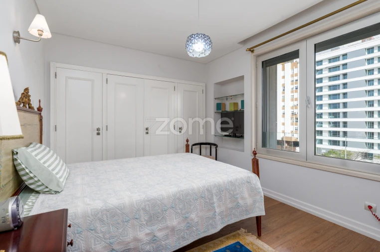 Apartamento T2 para Venda em Areeiro Foto 18