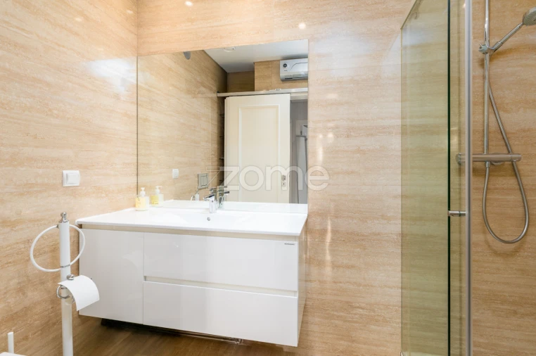 Apartamento T2 para Venda em Areeiro Foto 24