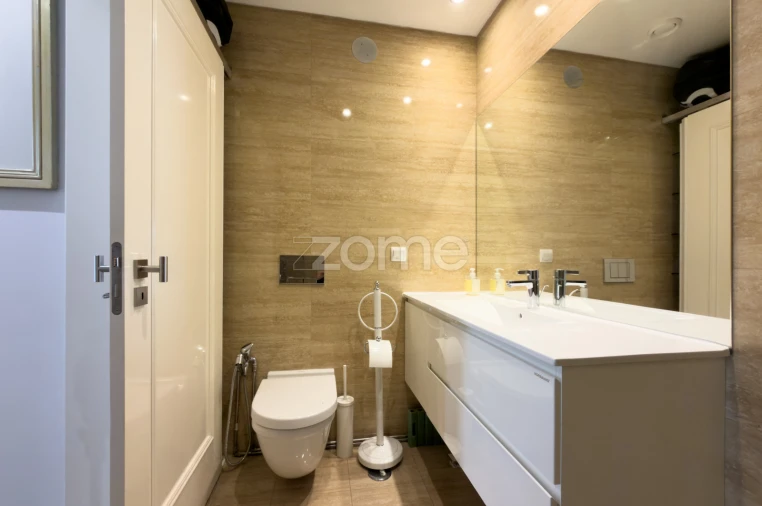 Apartamento T2 para Venda em Areeiro Foto 25