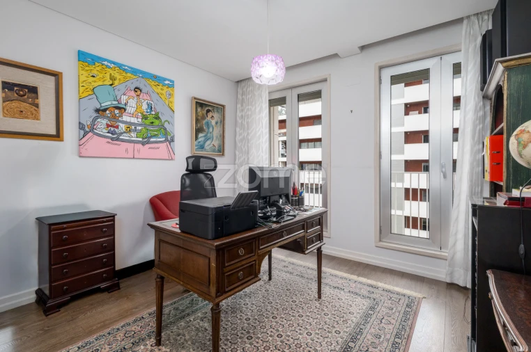Apartamento T2 para Venda em Areeiro Foto 22