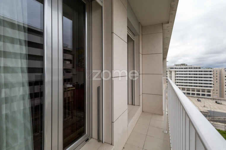 Apartamento T2 para Venda em Areeiro Foto 27
