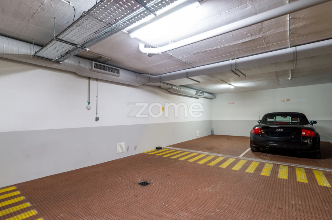 Apartamento T2 para Venda em Areeiro Foto 33