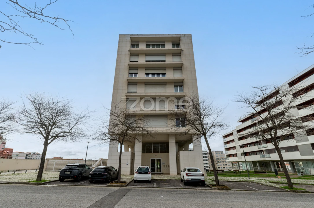 Apartamento T2 para Venda em Areeiro Foto 3