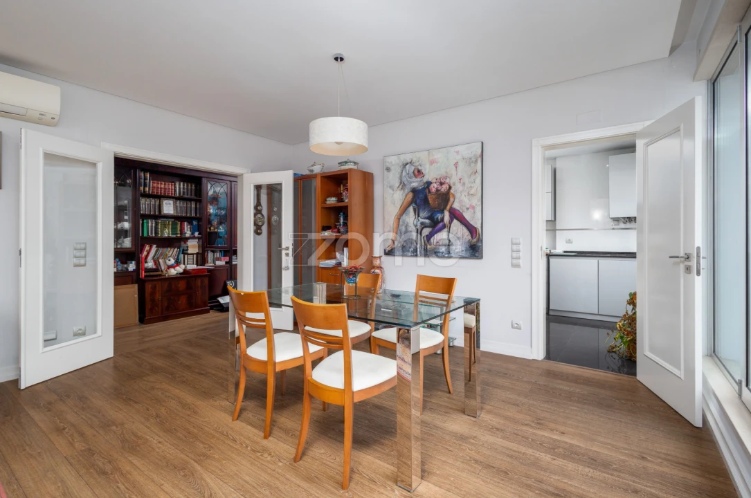 Apartamento T2 para Venda em Areeiro Foto 9