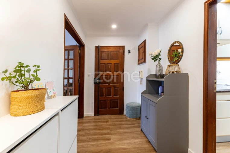 Apartamento T2 para Venda em Algueirão-Mem Martins Foto 4