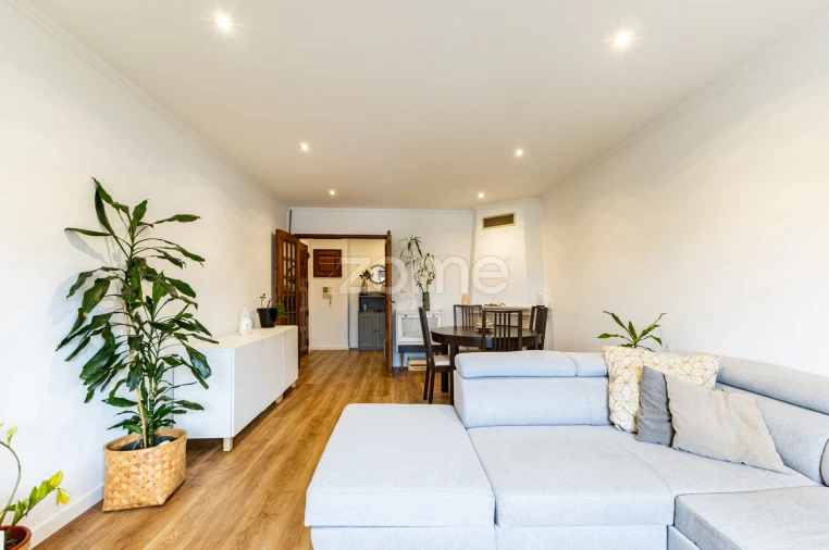 Apartamento T2 para Venda em Algueirão-Mem Martins Foto 1