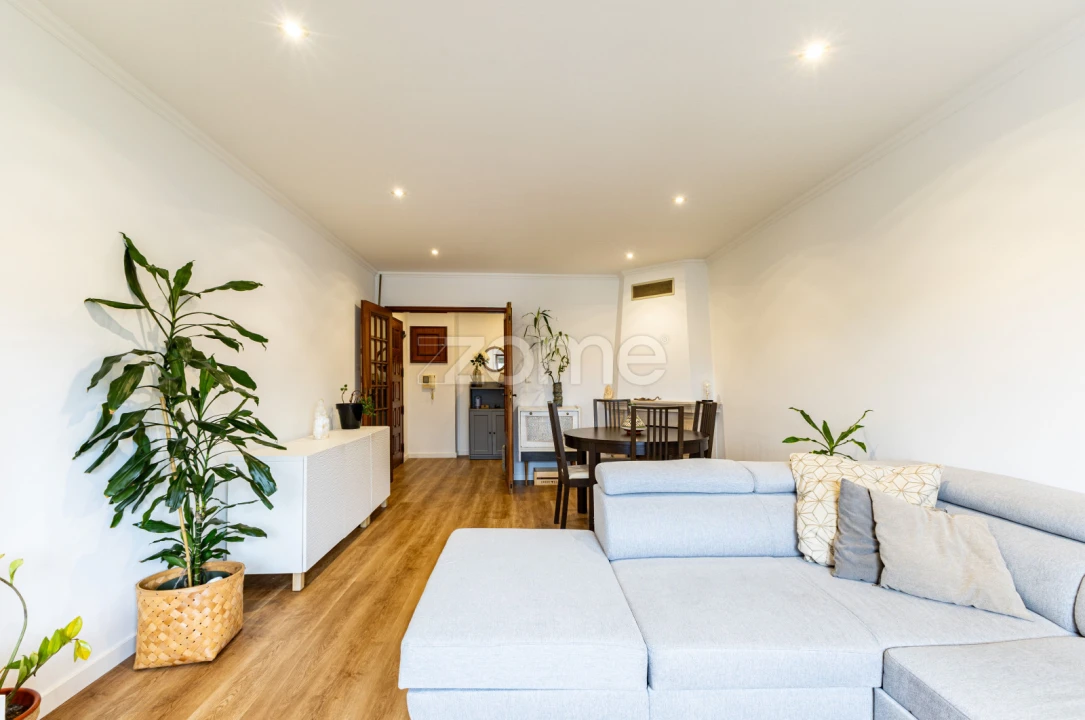 Apartamento T2 para Venda em Algueirão-Mem Martins Foto 1