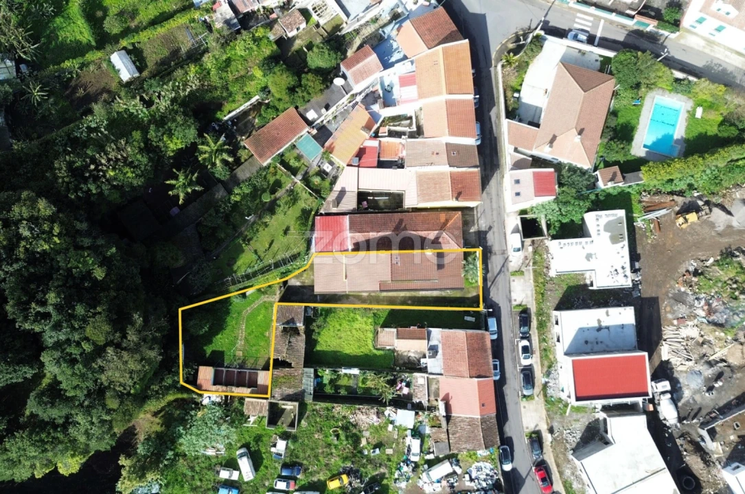 Moradia T3 para Venda em Pico da Pedra Foto 17