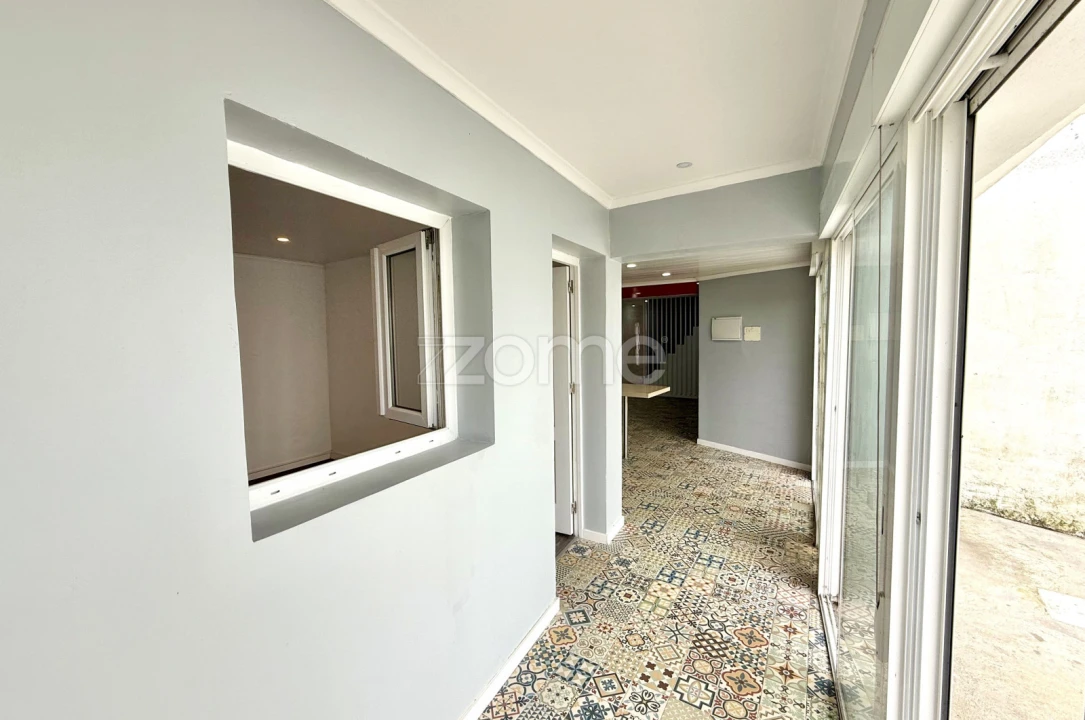 Moradia T4 para Venda em Arrifes Foto 17