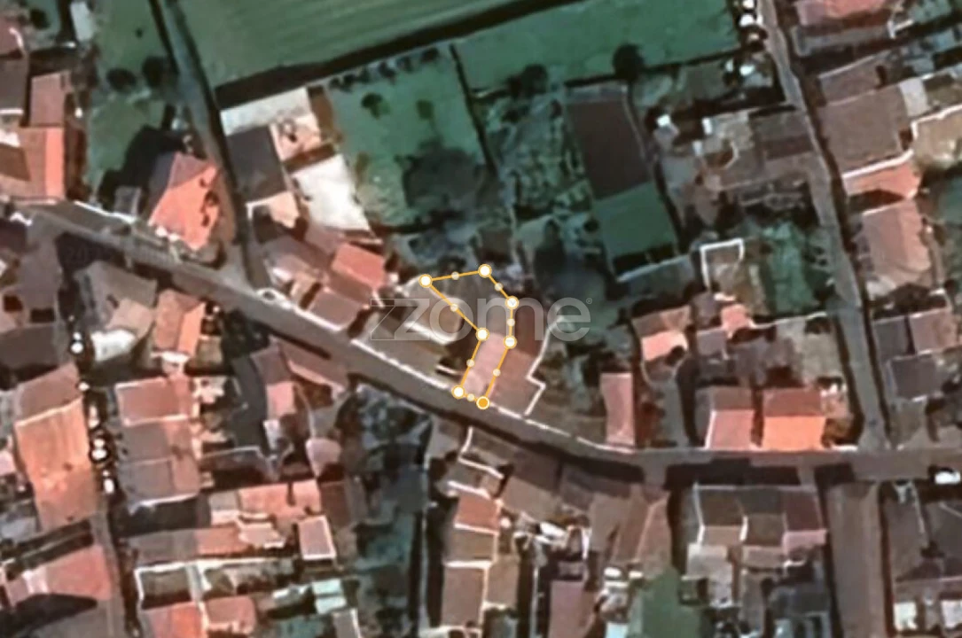 Moradia T4 para Venda em Arrifes Foto 36