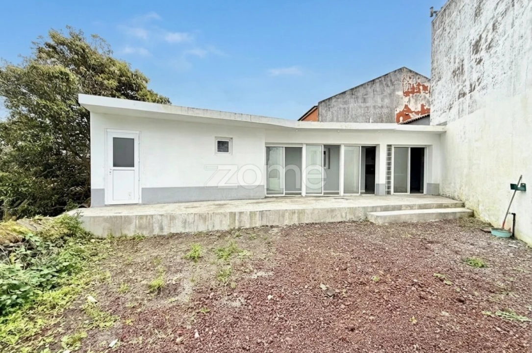 Moradia T4 para Venda em Arrifes Foto 27