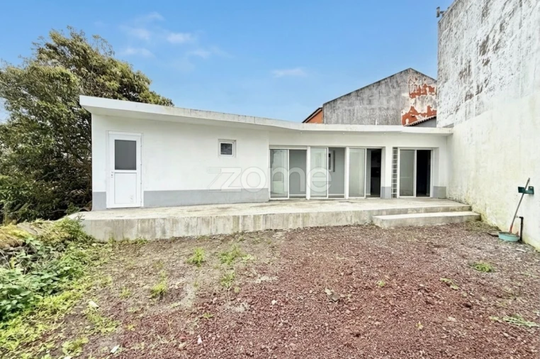 Moradia T4 para Venda em Arrifes Foto 27