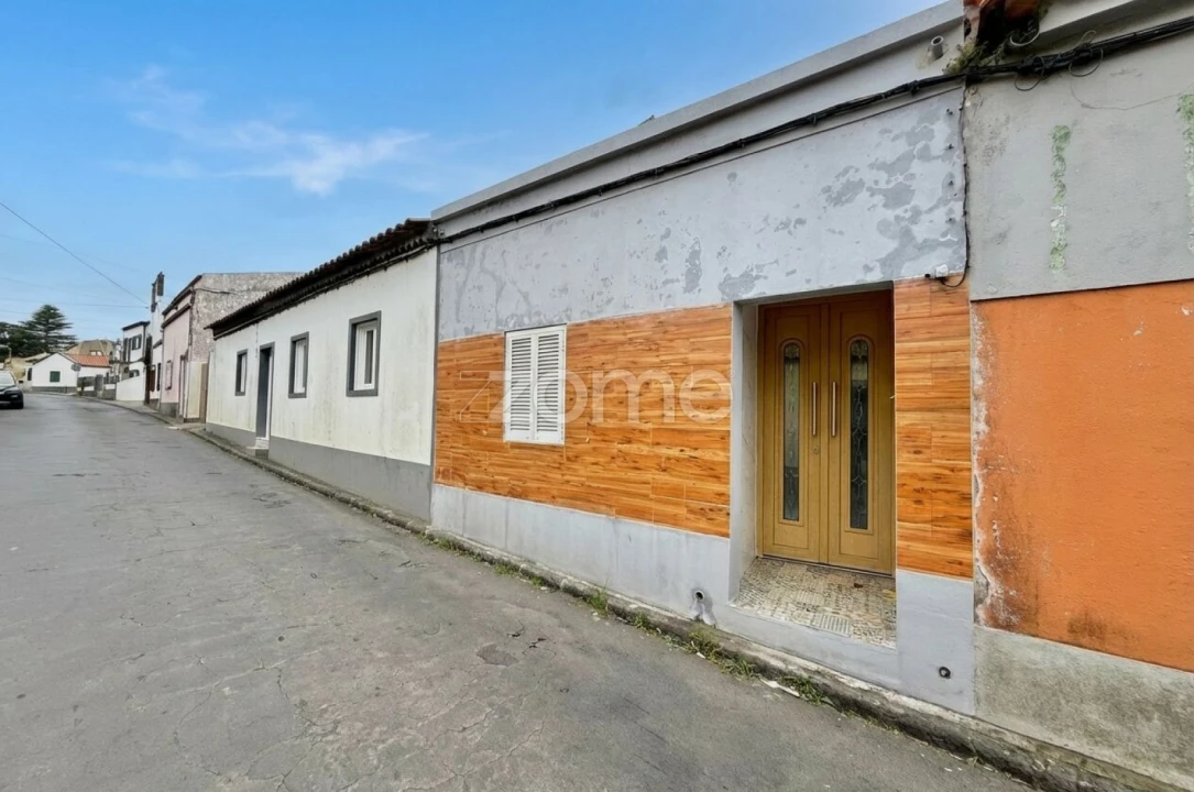 Moradia T4 para Venda em Arrifes Foto 34