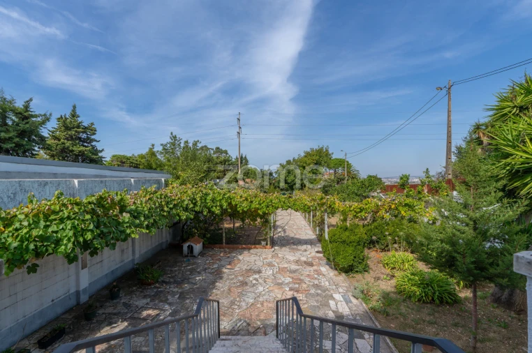 Terreno para Venda em Algueirão-Mem Martins Foto 5