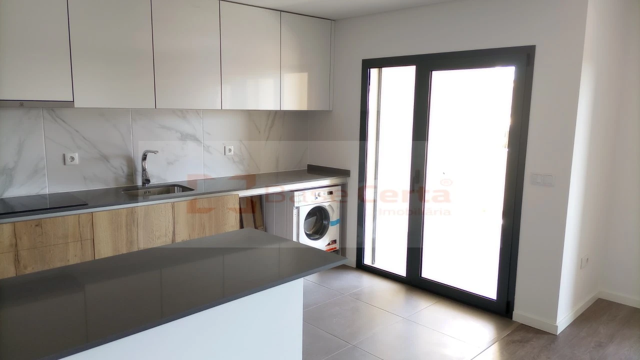 Apartamento T3 para Venda em Corroios Foto 28