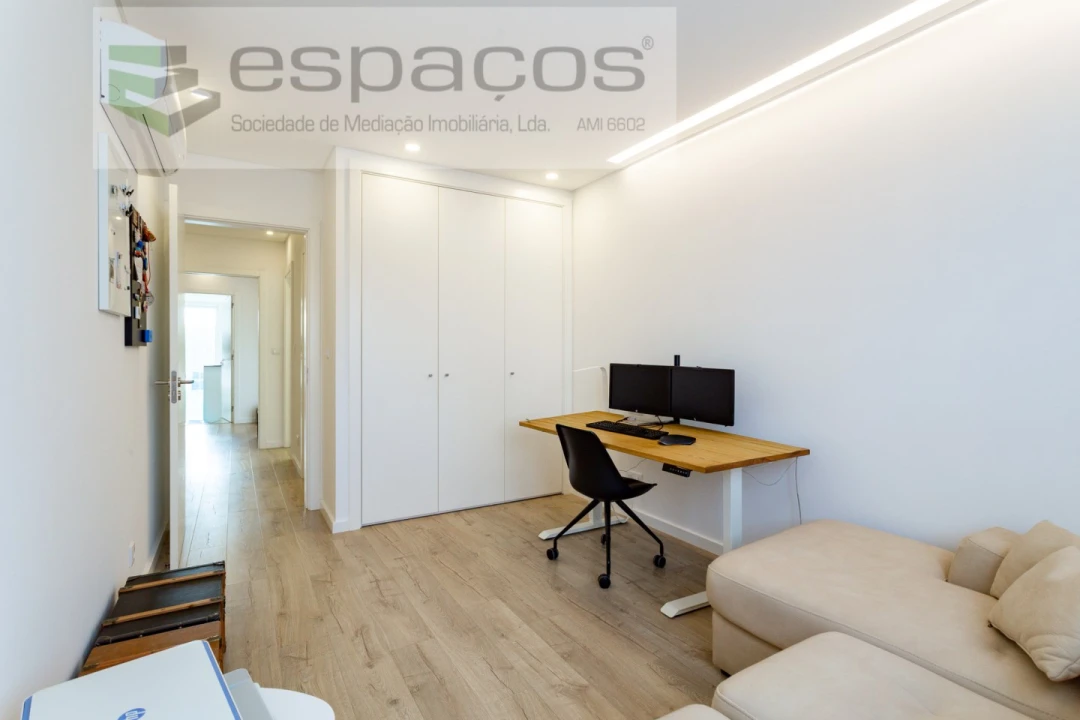 Apartamento T3 para Venda em Santo António dos Cavaleiros e Frielas Foto 24