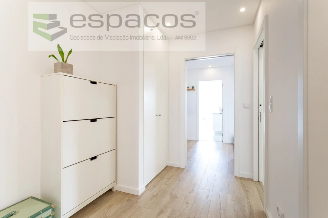 Apartamento T3 para Venda em Santo António dos Cavaleiros e Frielas Foto 28