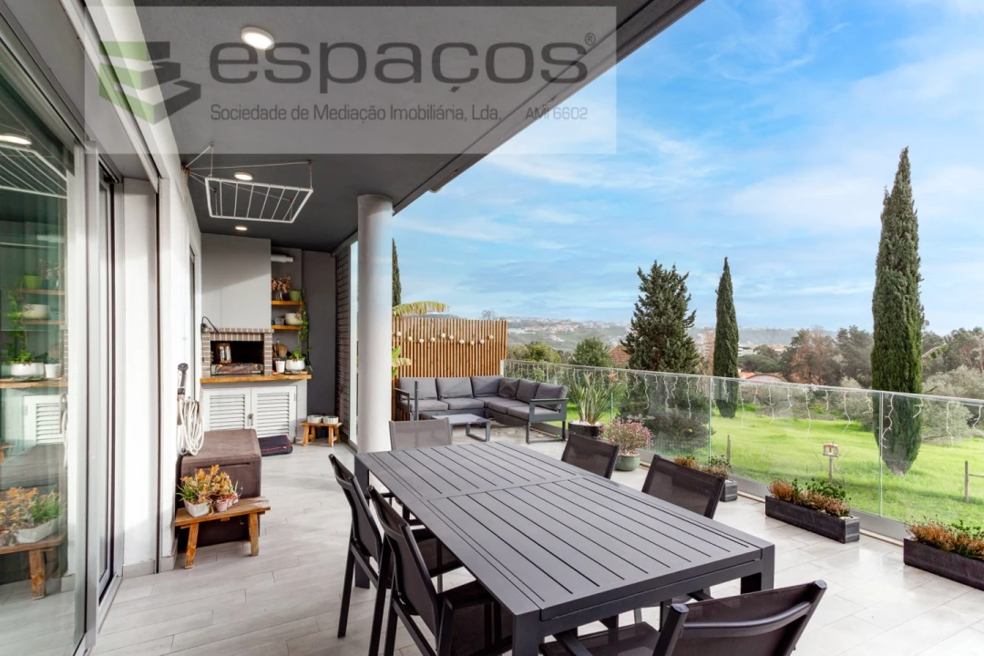 Apartamento T3 para Venda em Santo António dos Cavaleiros e Frielas Foto 2